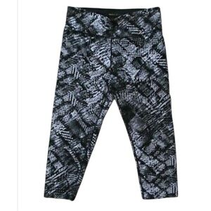 DONNA KARAN ⭐️  Active cropped leggings